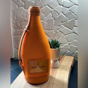 VEUVE CLICQUOT | Orange Insulated Neoprene Bag with a Zipper